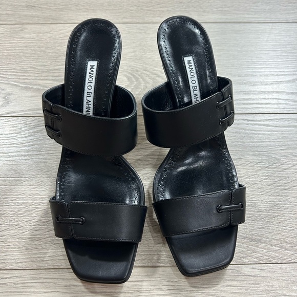 MANOLO BLAHNIK Black Nebre Leather Mules - Picture 5 of 13